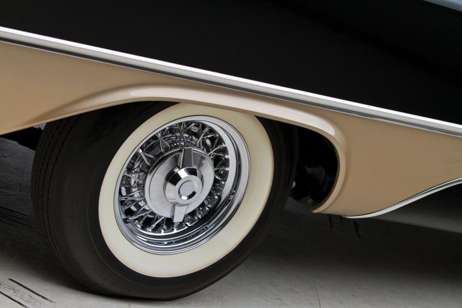 Колеса Desoto Adventurer Convertible (S-26A) 1957 года  (фото 26 из 60)